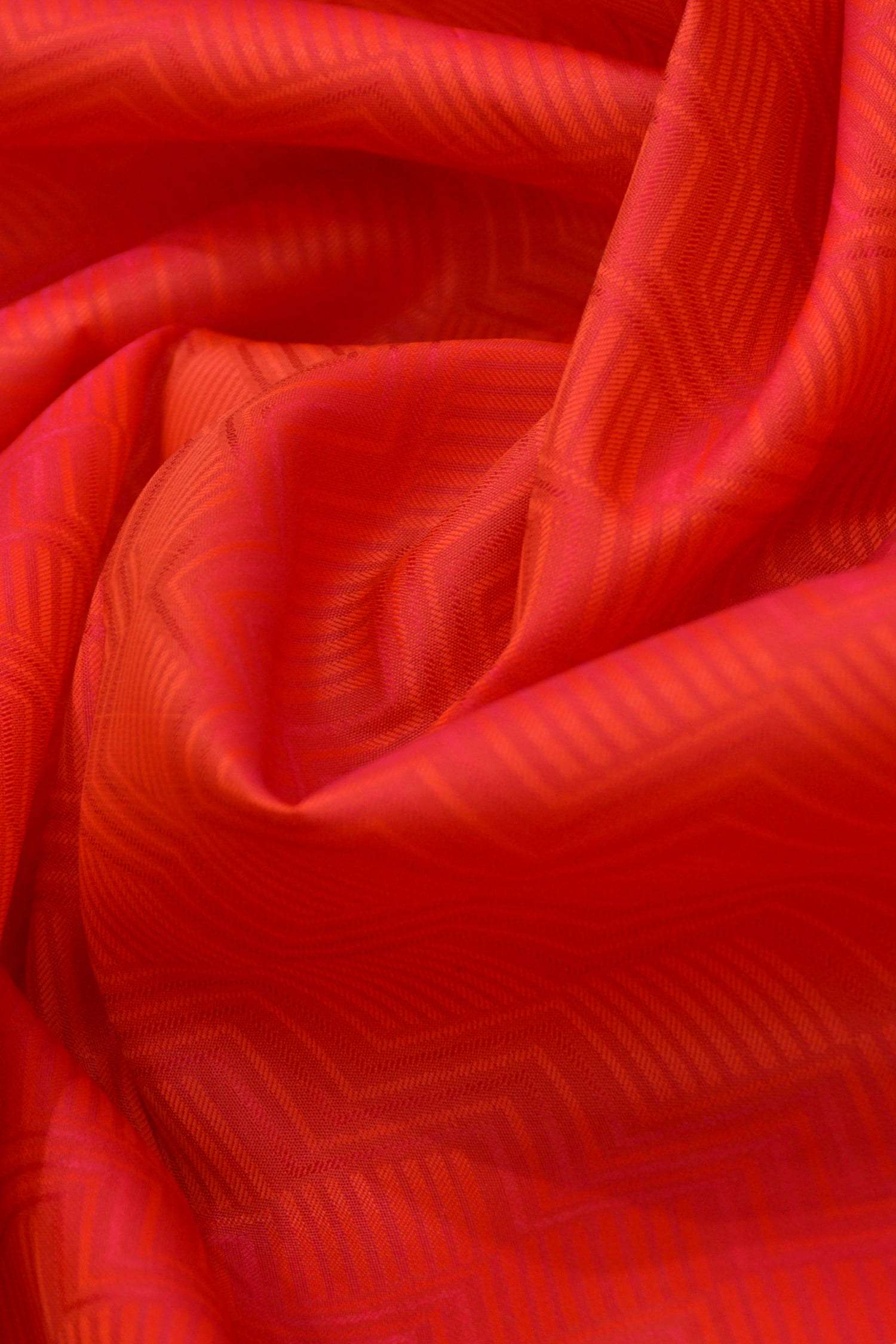 Red Colour Kanchipuram Silk Saree - Image 2